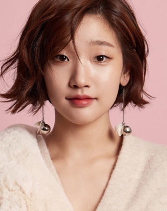 Park So-dam (as Ki-jung)